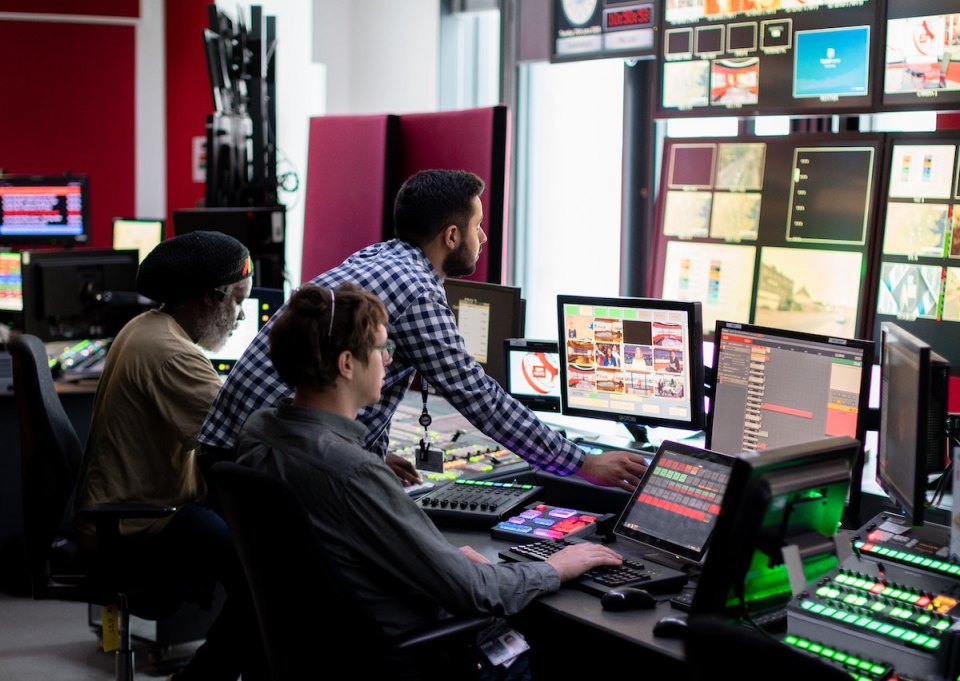studio-control-room-1